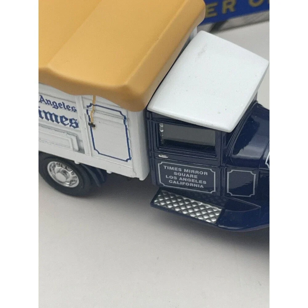 Matchbox Collectibles LA Times Newspaper Truck Diecast w/ Box 4.5